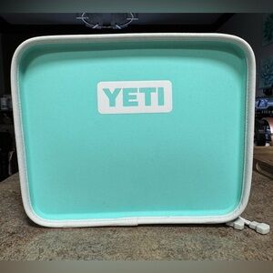 YETI Day Trip Lunchbox